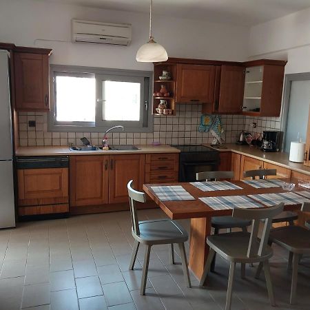 Passatempo Casa - 3 Bedroom Apartment Close To The Swimming Pool Gerani  Buitenkant foto