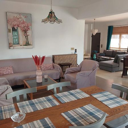 Passatempo Casa - 3 Bedroom Apartment Close To The Swimming Pool Gerani  Buitenkant foto
