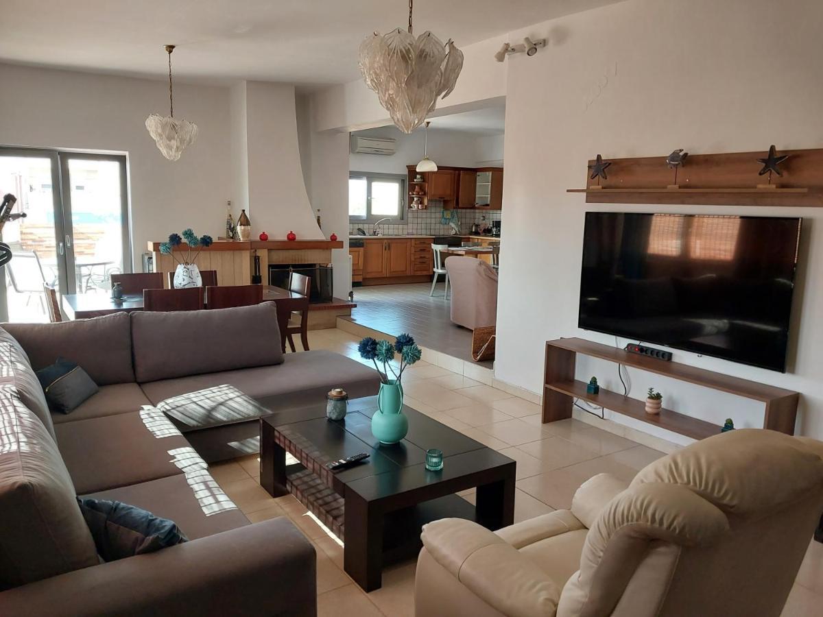 Passatempo Casa - 3 Bedroom Apartment Close To The Swimming Pool Gerani  Buitenkant foto