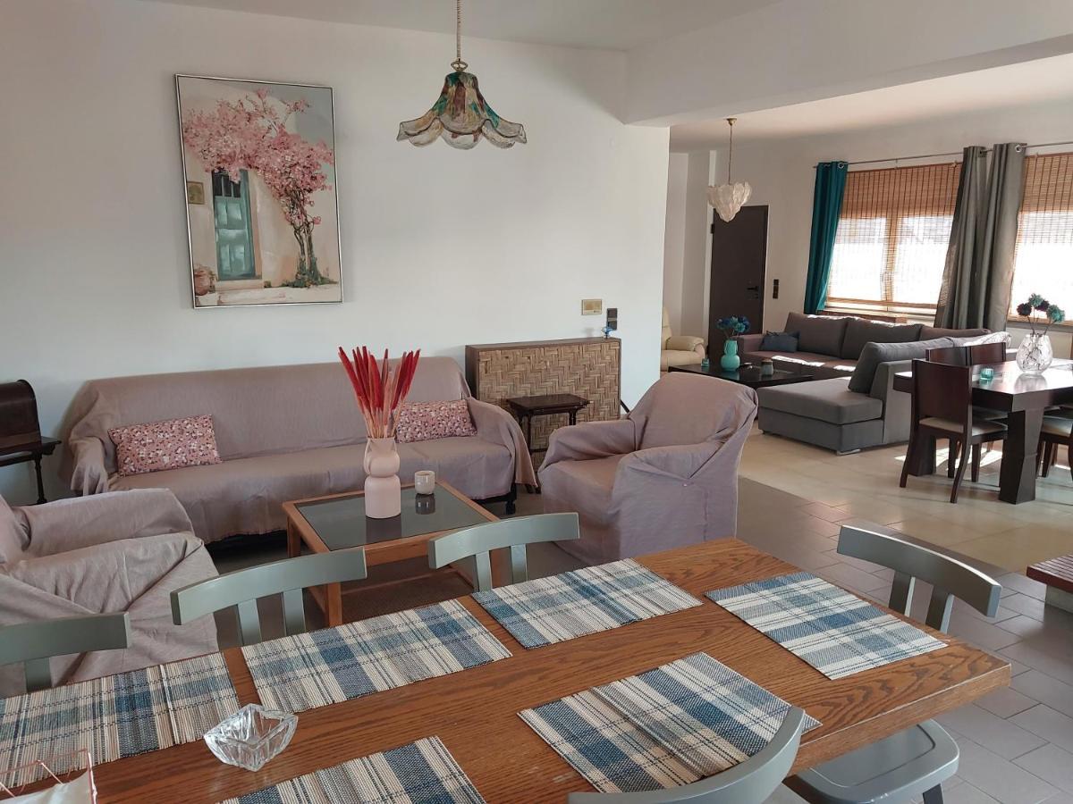 Passatempo Casa - 3 Bedroom Apartment Close To The Swimming Pool Gerani  Buitenkant foto